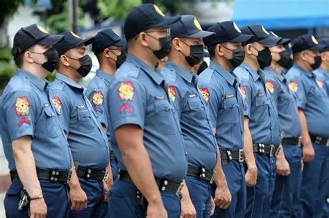 pinay sinibak|472 pulis sa Metro Manila, sinibak sa serbisyo .